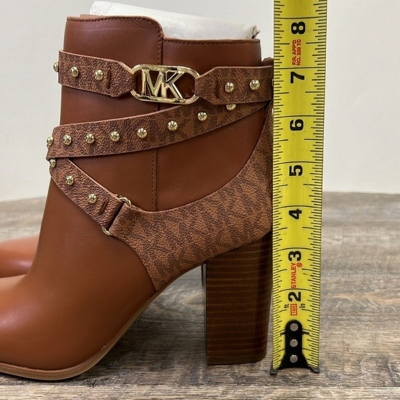 Size 11 MK Kincaid Studded Logo Trim Ankle Boot - Picture 13 of 13